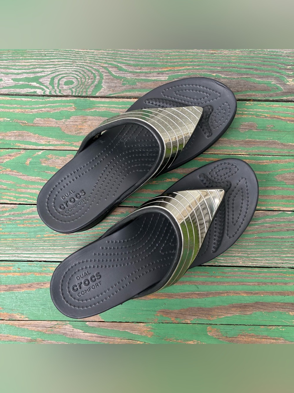 Crocs Monterey Metallic Wedge Flip Flop Sandal Sz 8 Black/Silver